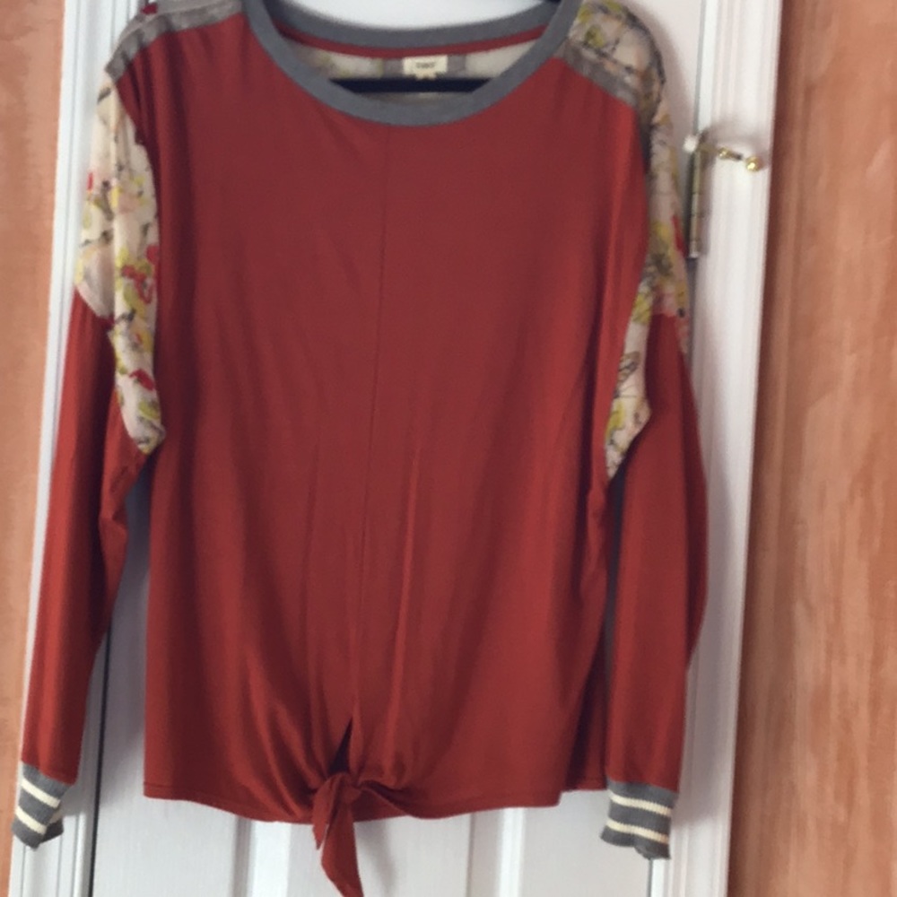 Women’s knit top
